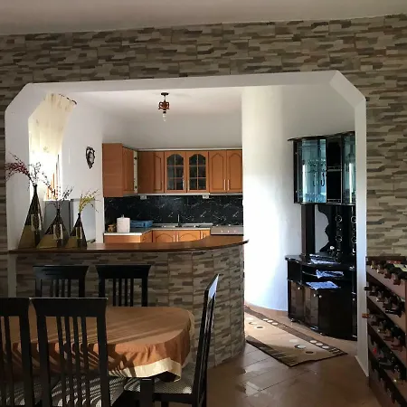 Bardhiguesthouse Tepelene